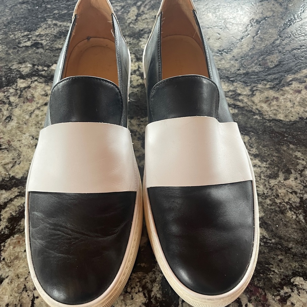 Stuart Weitzman Black and White Leather Flats Slip-On Shoes Women’s Loafers 8.5